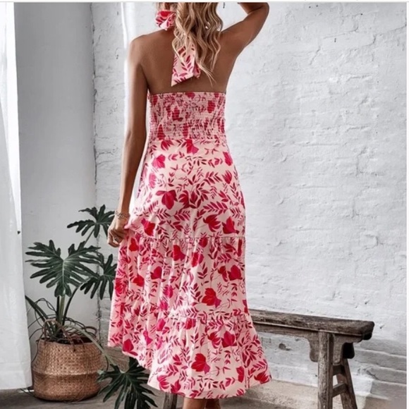 Boho pink floral print ruffle hem halter maxi dress - Picture 3 of 6